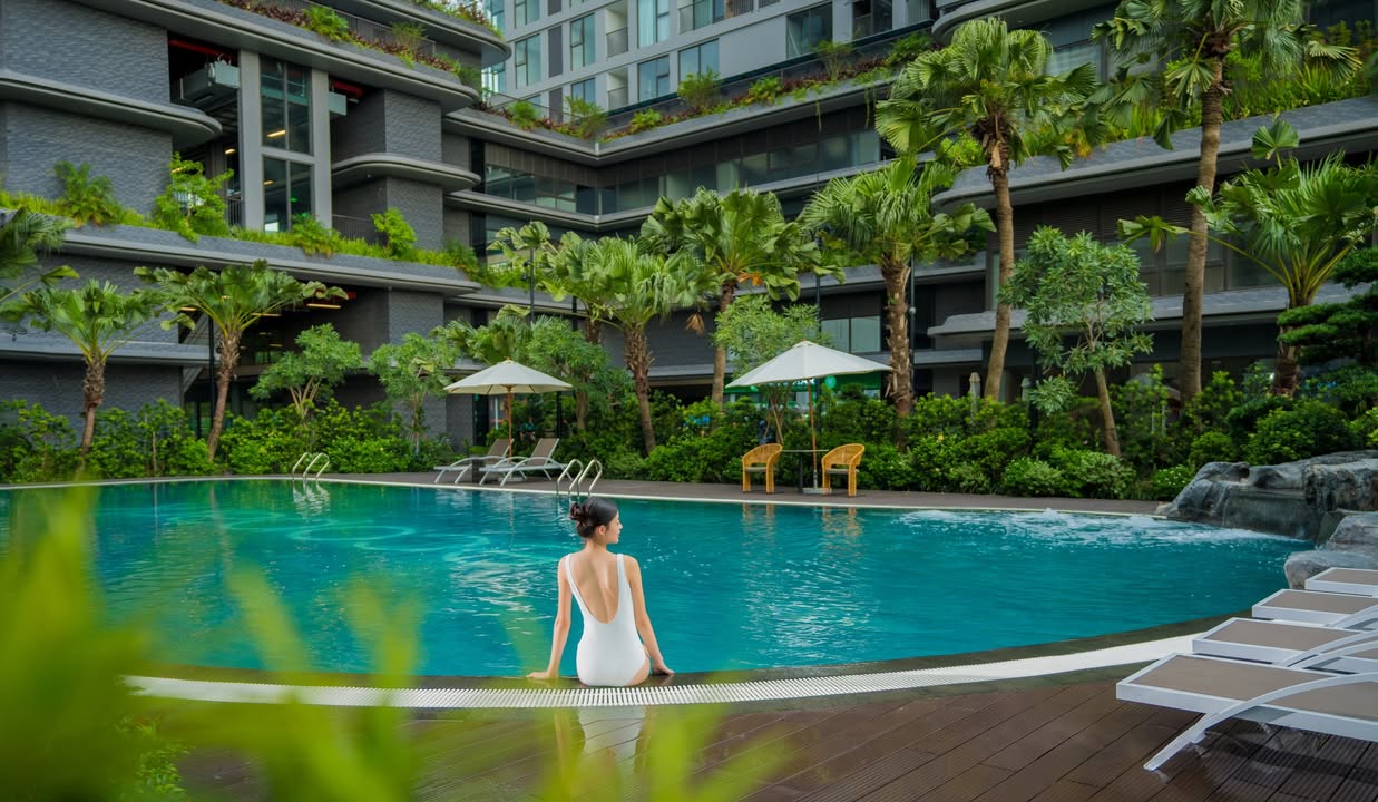 Swan Lake Onsen Ecopark biểu tượng bên Công Viên Hồ Thiên Nga 28 be boi onsen ecopark