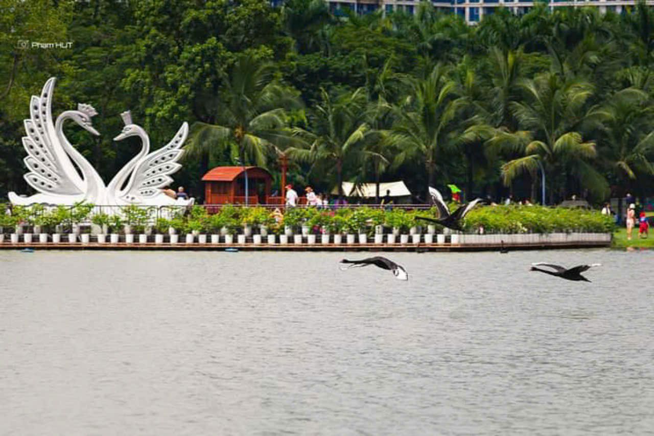 cong vien ho thien nga ecopark hung yen